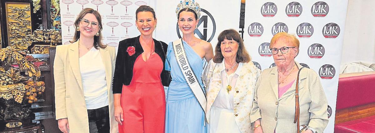 Yvonne Reynés, Isabel Alabern, Elisabeth Reynés, Yvonne von Rosen e Isabel Abellán.