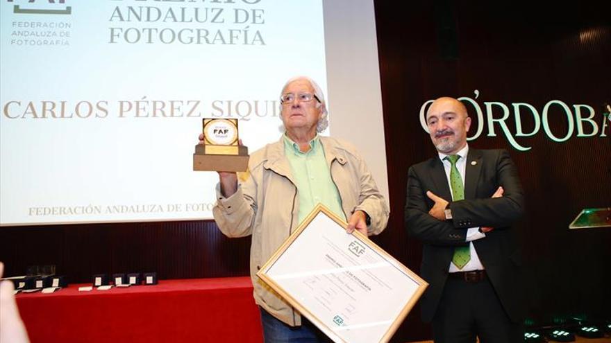 Carlos Pérez Siquier recibe el Premio Andaluz de Fotografía