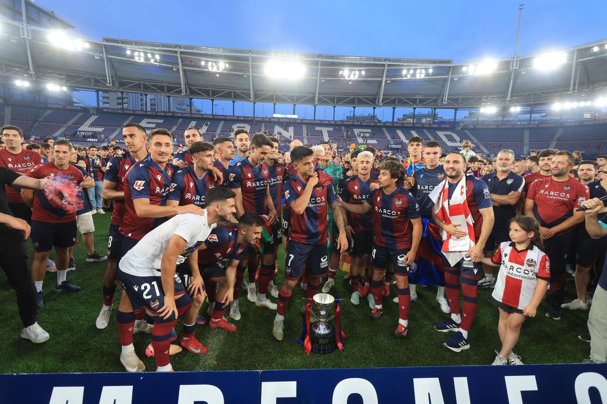 Las mejores imágenes de la celebración del Levante en el Ciutat