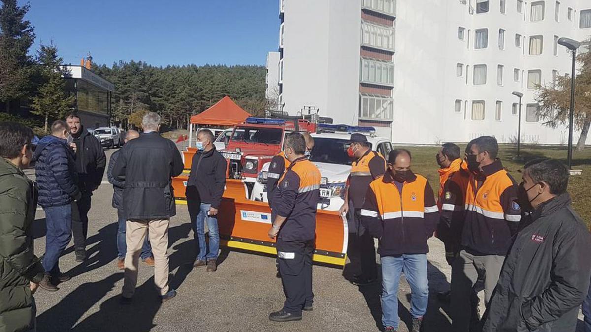 Entrega de maquinaria en Manzaneda.   | // FDV