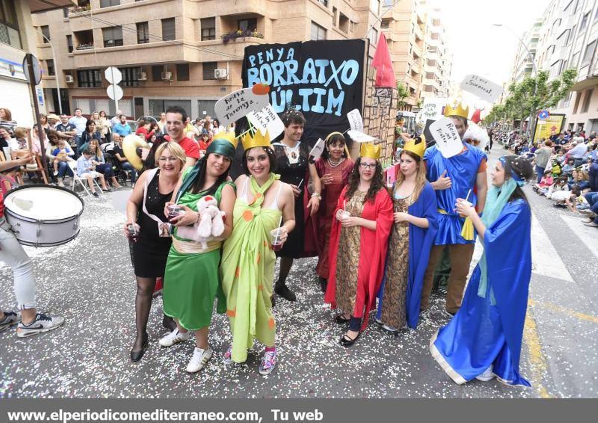 GALERÍA DE FOTOS -- Vila-real se llena de disfraces en la calle