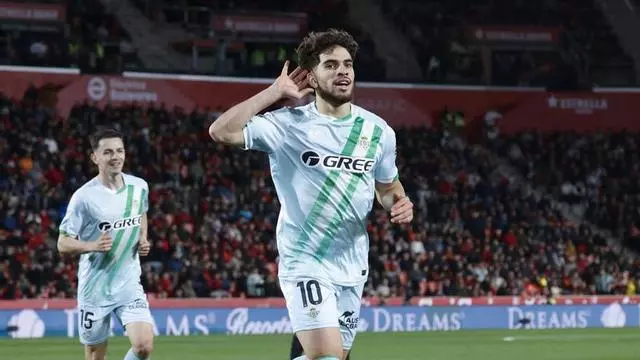 ¡Abde y Bakambu sirven los goles de la victoria para el Real Betis en Son Moix!