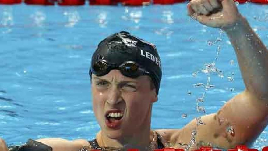 Katie Ledecky celebra su victoria