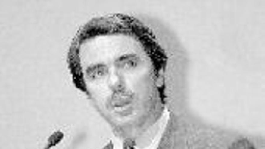 Aznar relaciona el régimen de Sadam con el terrorismo