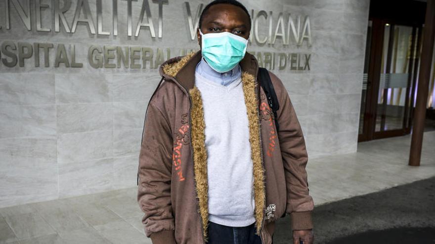 Jean Marie, uno de los misioneros que visita a pacientes ingresados en los hospitales.