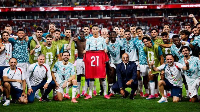 Sentido homenaje de Cristiano Ronaldo y Portugal a Diogo Jota tras clasificar a octavos del Mundial