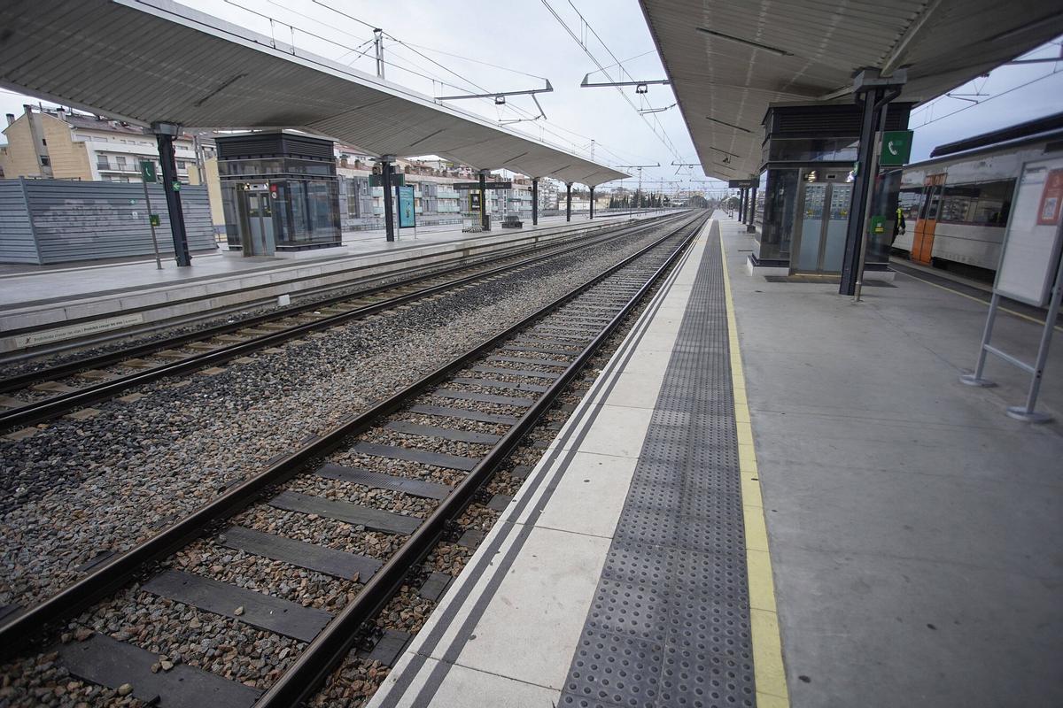 Les imatges del segon dia sense Rodalies a Girona
