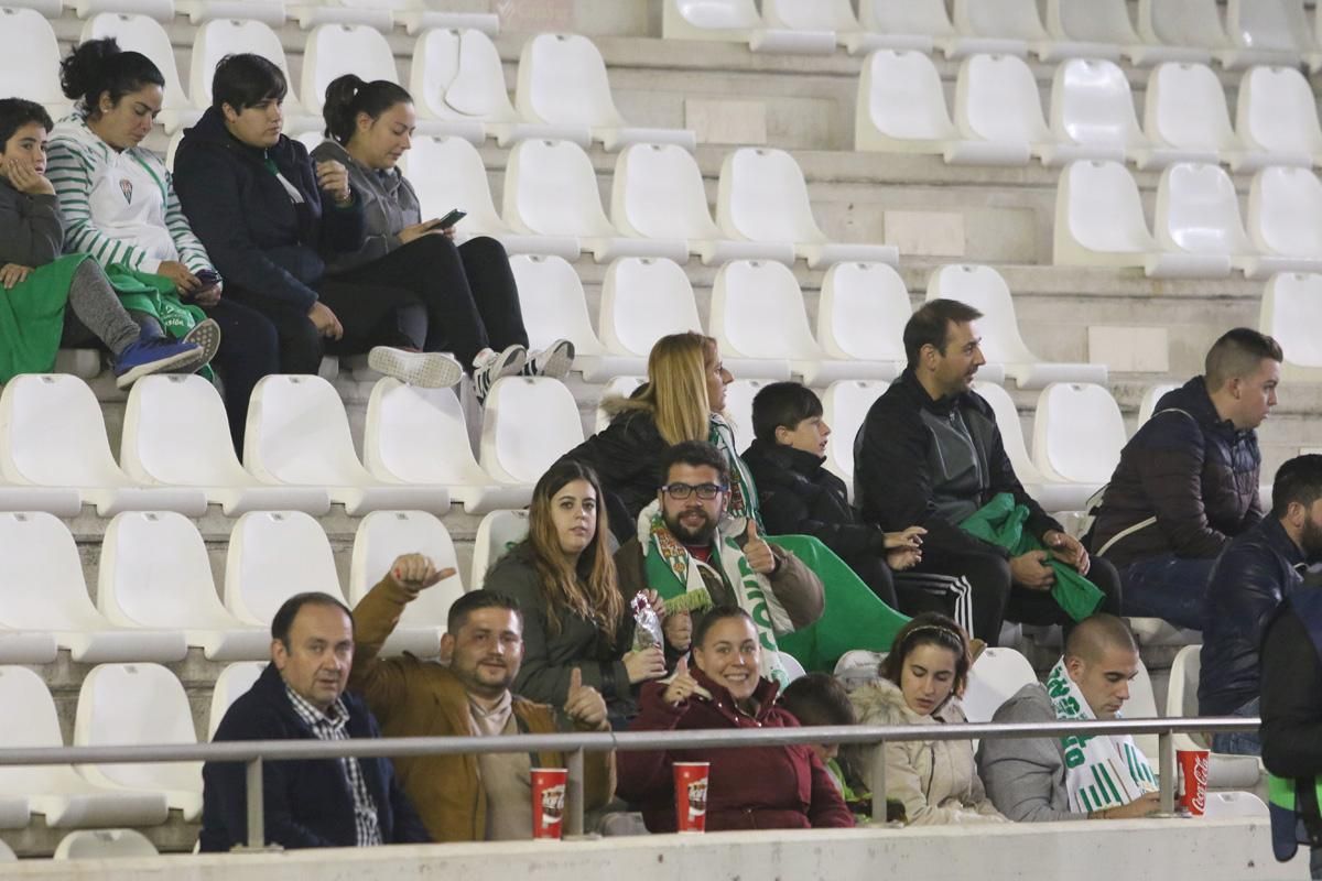 FOTOGALERÍA // El ambiente de la grada en el Córdoba-Osasuna