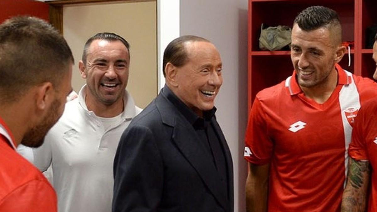 Berlusconi, en el vestuario del Monza