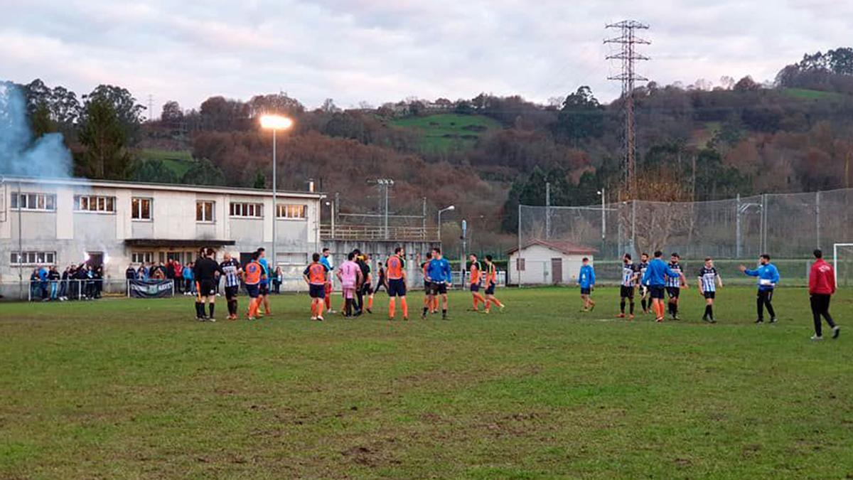 Un encuentro del Independiente de Lieres.