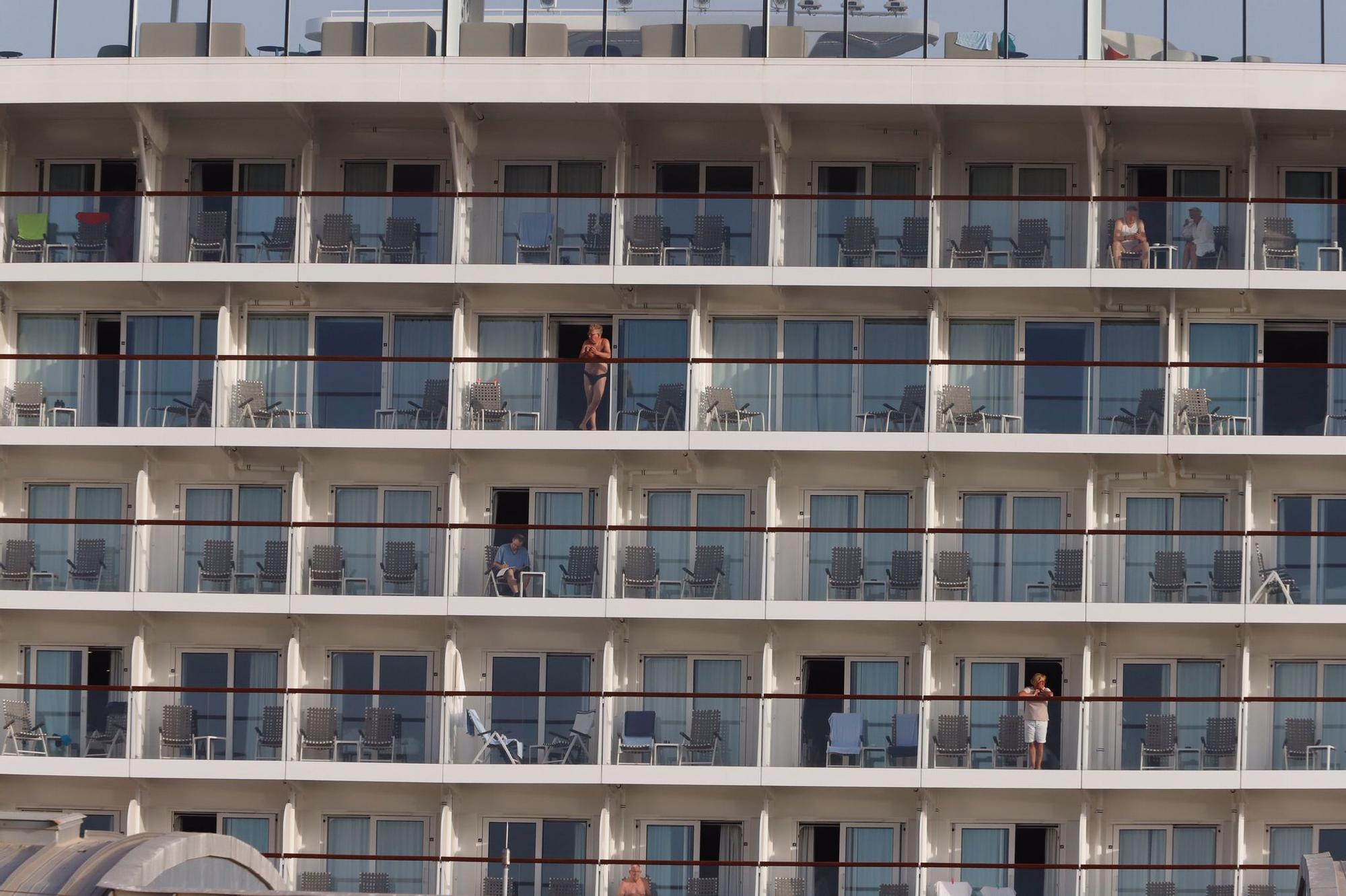 Llegada del primer crucero a Málaga tras el inicio de la pandemia