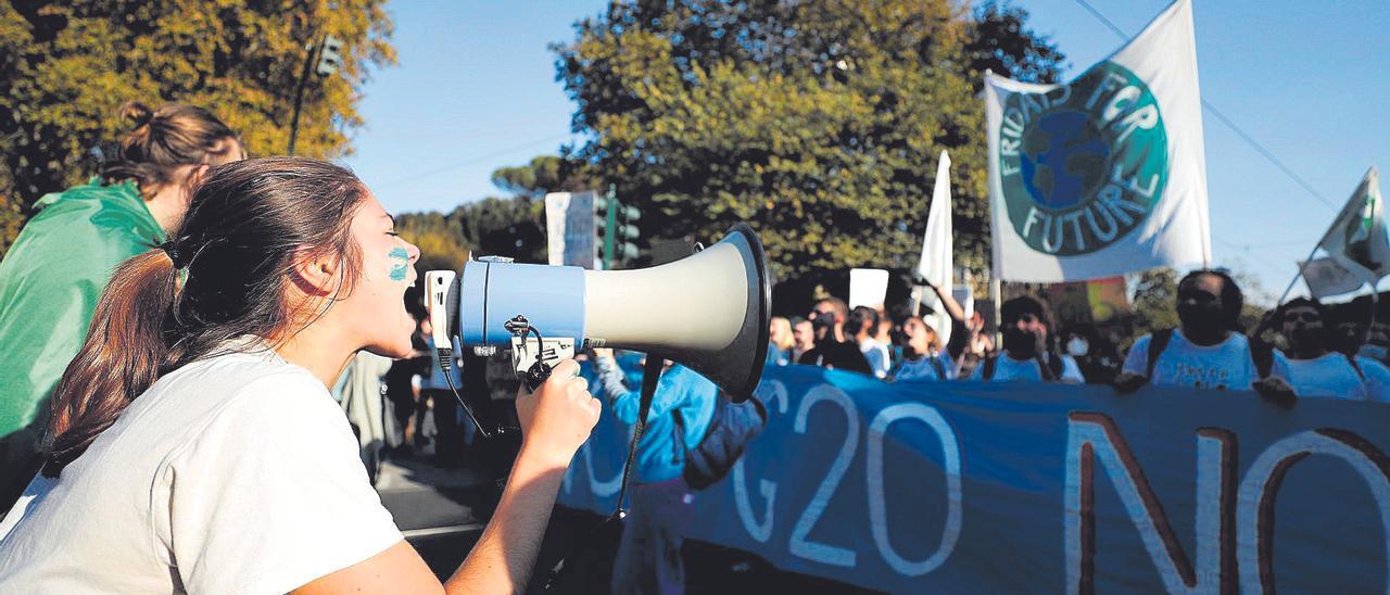 Un grupo de jóvenes, en una protesta, reclamando más medidas para hacer frente al cambio climático.