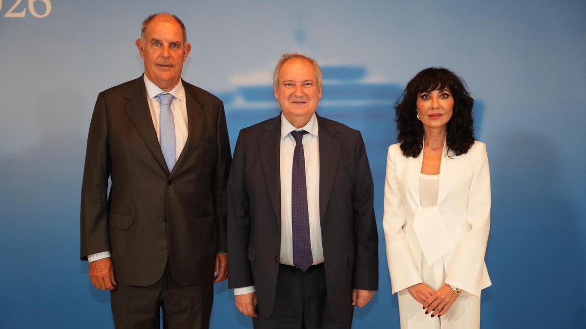Álvaro Platero, Jordi Hereu y Almudena López del Pozo en la junta de accionistas de Pymar.