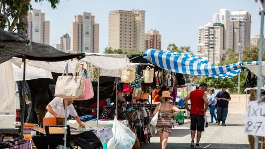 Los técnicos aconsejan zanjar la batalla judicial para cerrar el tercer mercadillo de Benidorm