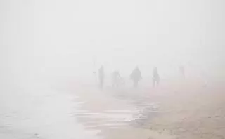 La niebla deja estampas invernales en la provincia de Alicante