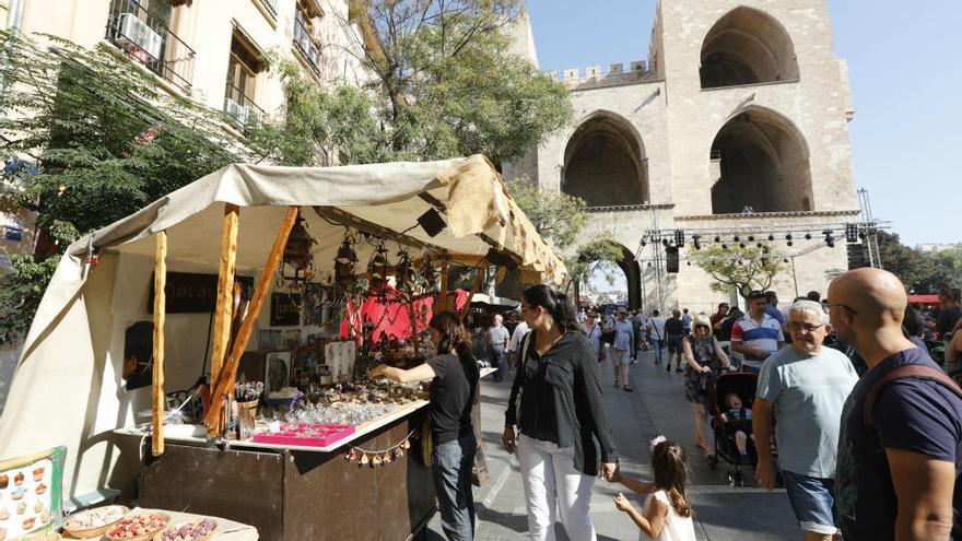 Vuelve el mercado medieval a las Torres de Serranos