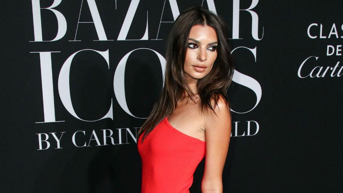 Emily Ratajkowski en una fiesta en el marco de la Semana de la Moda de Nueva York