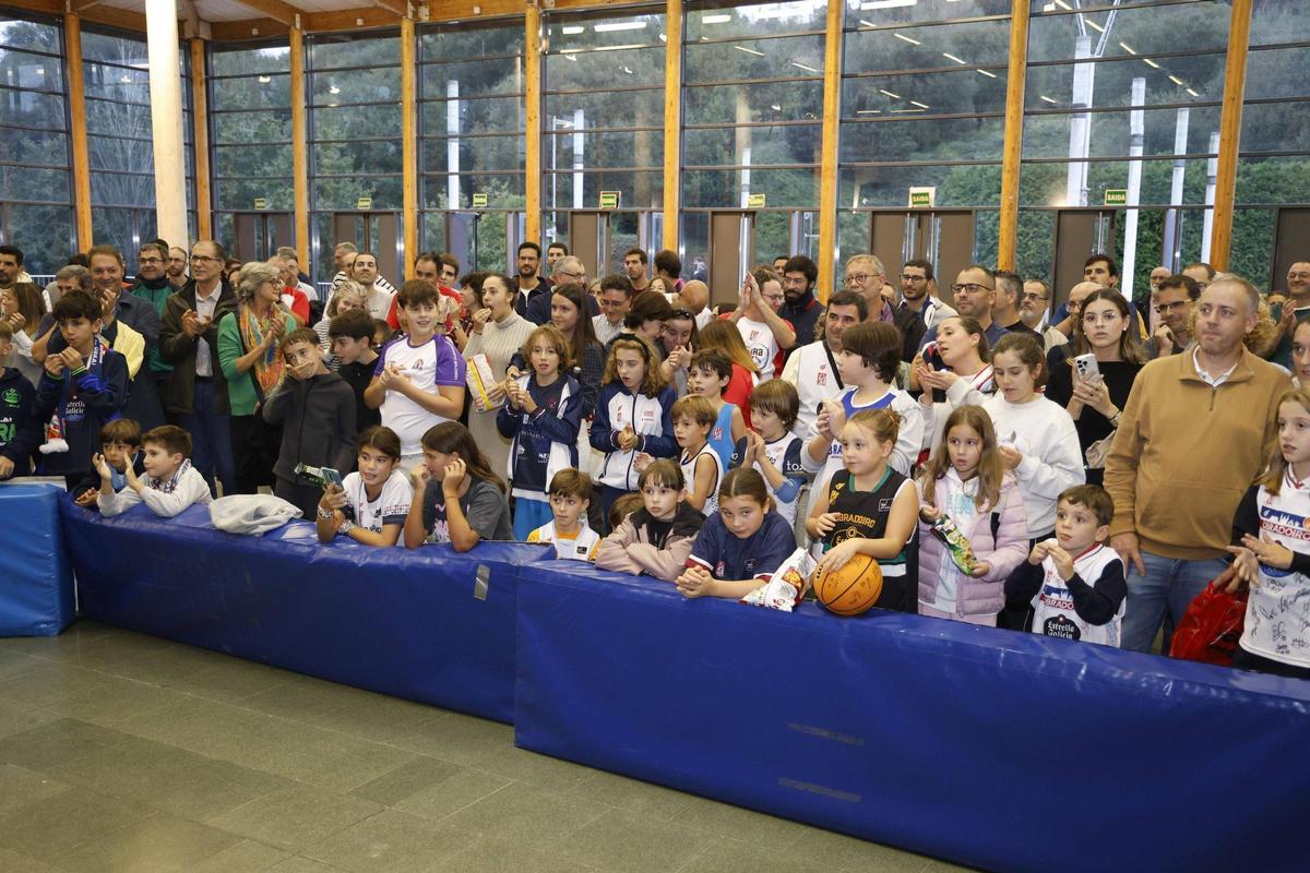 El Obradoiro 24-25 se presenta ante sus aficionados con el deseo de llevarlos a ACB
