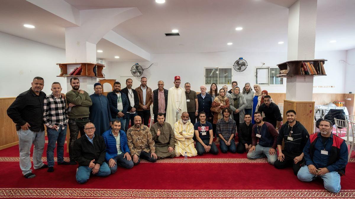La comunitat musulmana de Figueres va presentar el nou imam a la mesquita de la Marca de l'ham en una jornada de portes obertes
