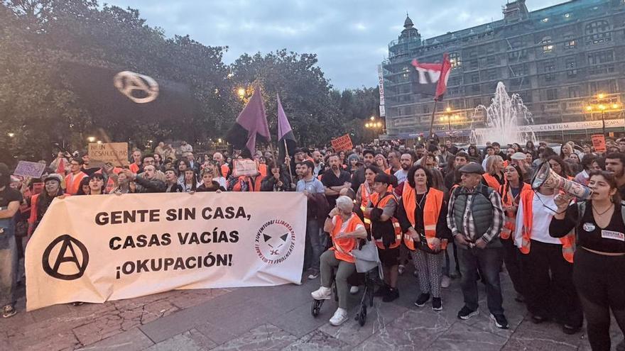 Los sindicatos de inquilinos acampan en Oviedo y llaman a avanzar hacia una huelga general