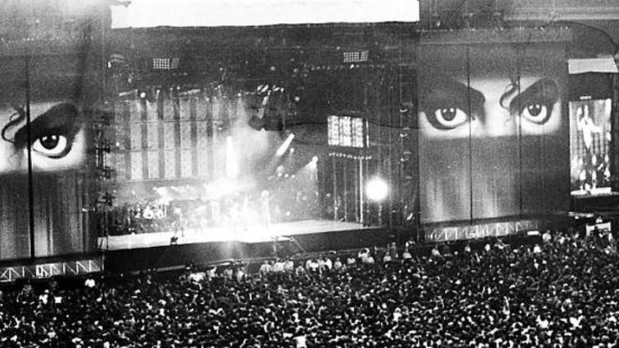 Vista general del montaje escénico de Michael Jackson en Oviedo en 1992.