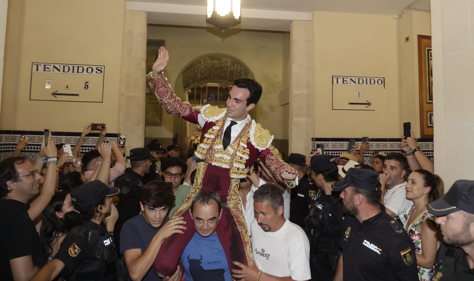 La corrida con el sello más alicantino de la Feria de Hogueras