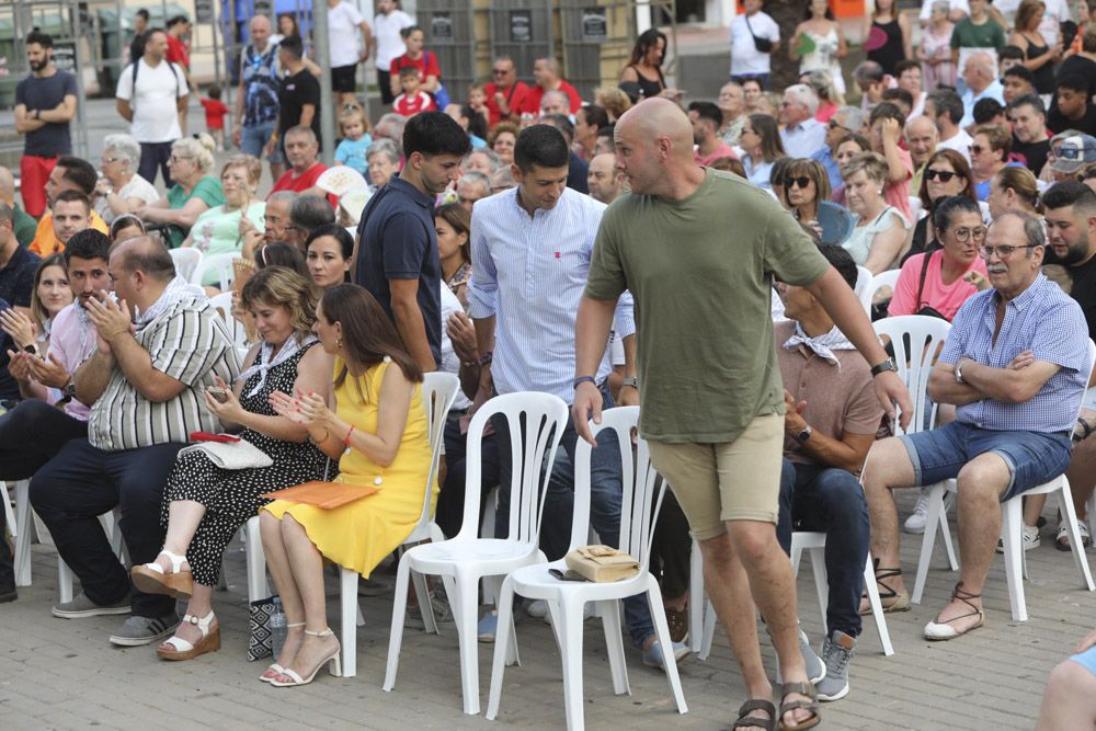 Pregón y puesta del pañuelo oficial de las fiestas de Sagunt