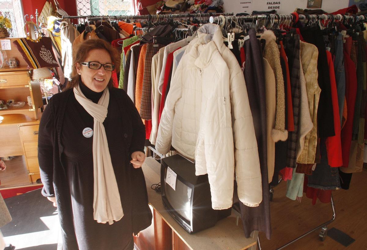Ropa de segunda mano donada, en uno de los locales de Amfremar.