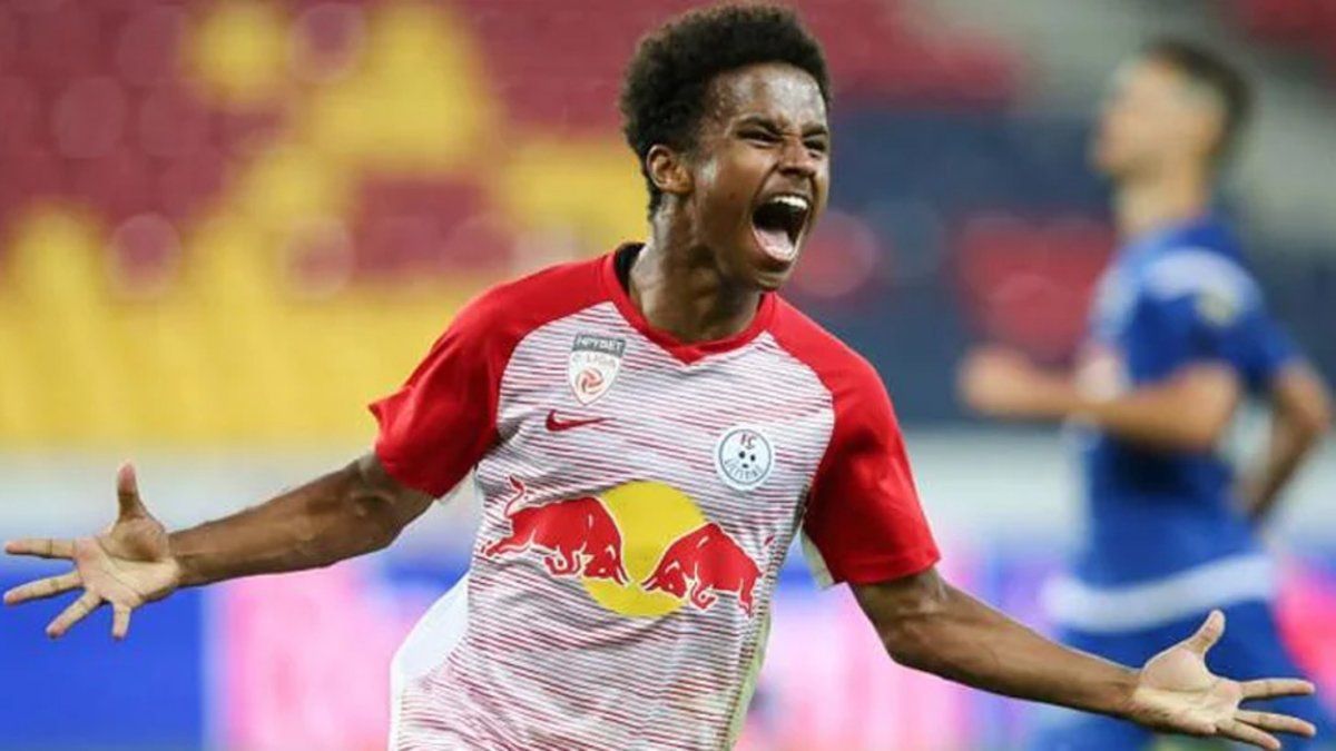 Adeyemi, con la camiseta del Red Bull Salzburgo