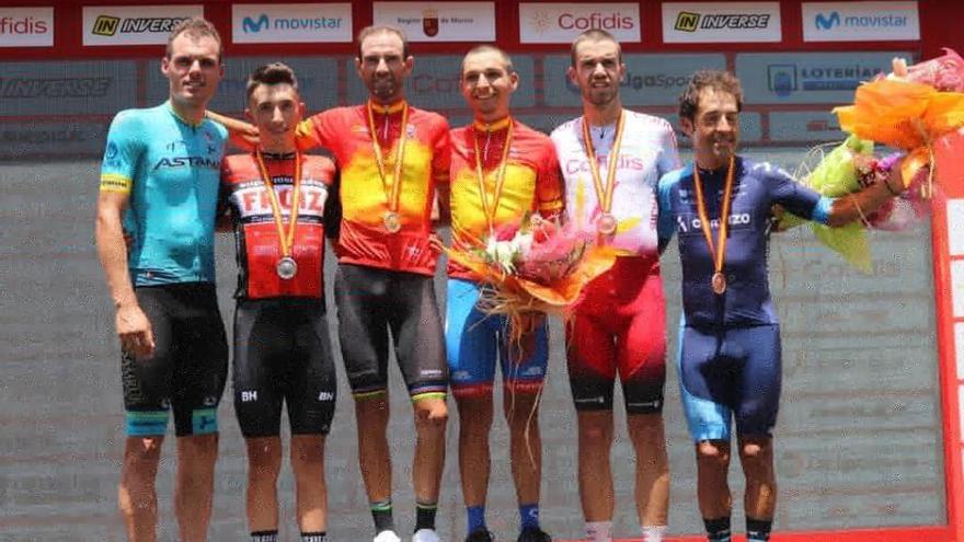 Amores, compartiendo podio con Valverde en el Campeonato de España disputado en Murcia