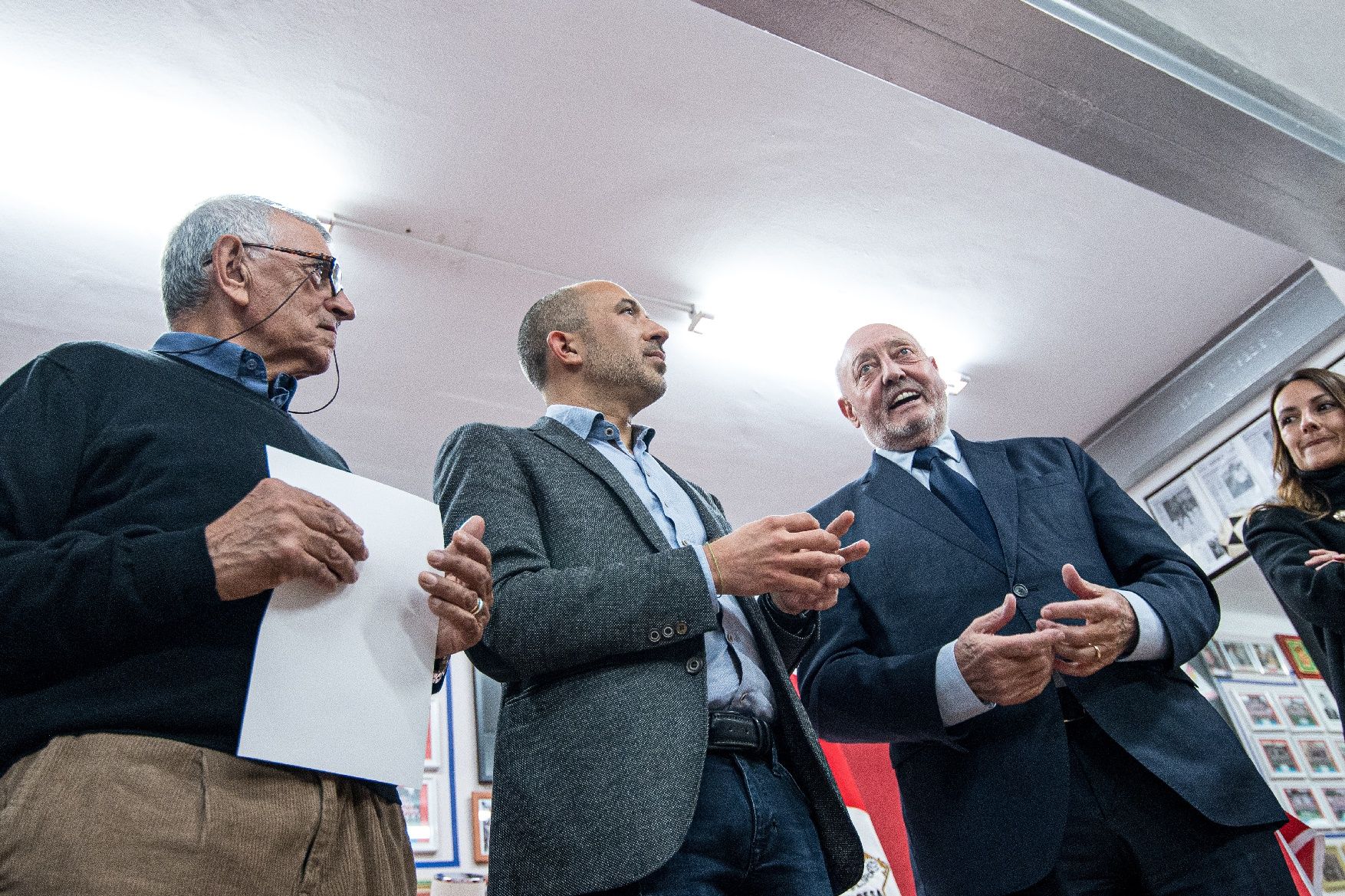 Presentació de les camisetes i banderes històriques del CE Manresa