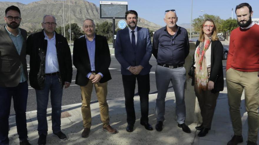 Barcala visita las obras en los polígonos industriales de Las Atalayas y Pla de la Vallonga