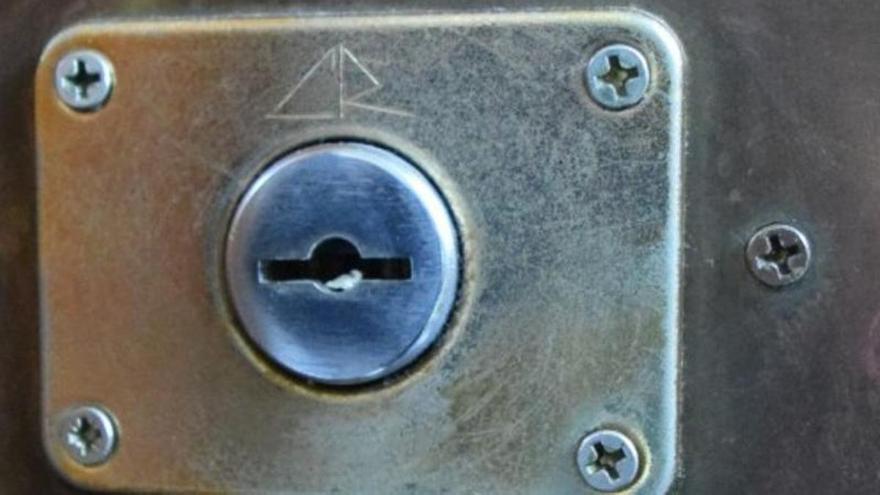 El nuevo método de los ladrones para marcar viviendas antes de entrar a robar: ojo con el interior de las cerraduras