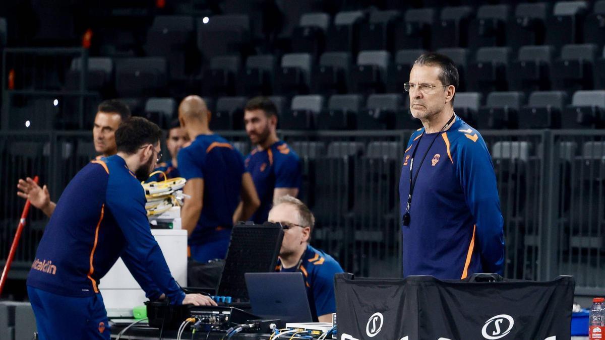 Pedro Martínez, durante un entrenamiento en el Roig Arena.
