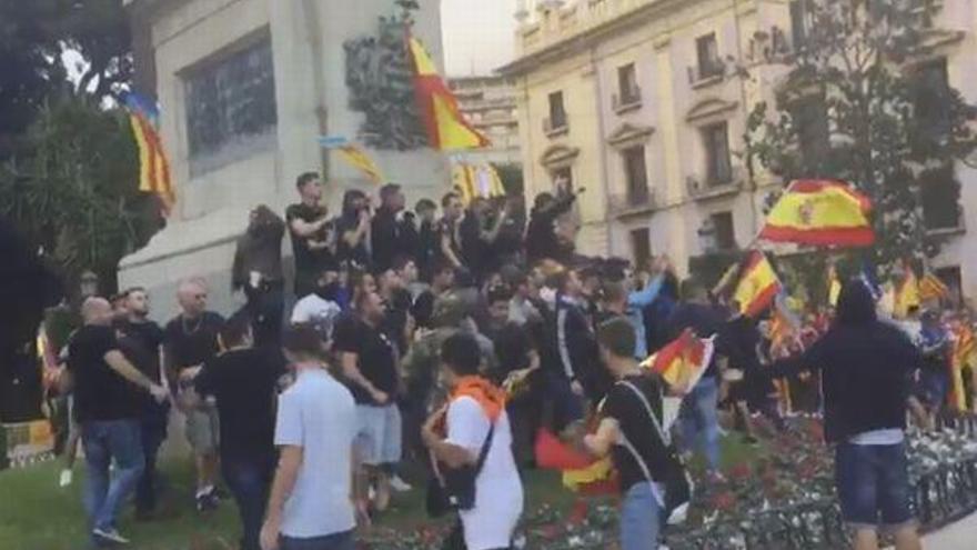 Disturbios entre ultras e izquierdistas en Valencia por el 9 de Octubre