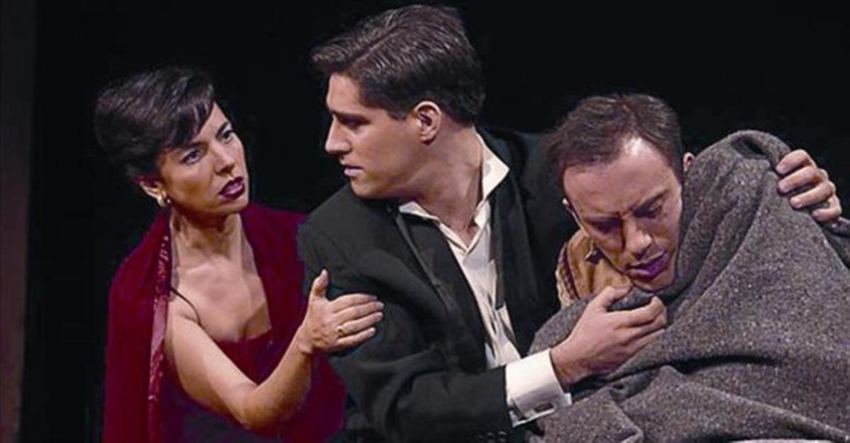 Laura Sancho, Joan Sureda i Adrià Devant, en una escena de ’Dòria’.