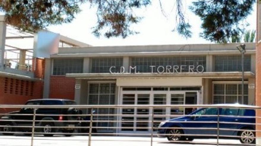 Entrada al complejo deportivo municipal de Torrero.