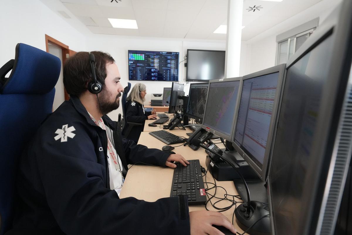 Operarios del CICU de Castellón en la apertura del centro en noviembre de 2024.