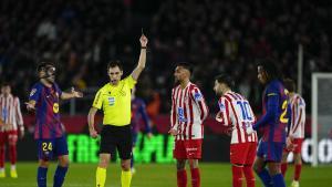 De Burgos Bengoetxea, durante el Barça-Atlético de Liga