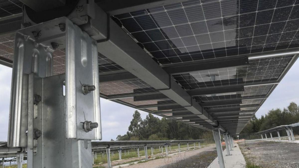 Estructures pa parques solares fabricaes por Solar Steel en Cancienes.