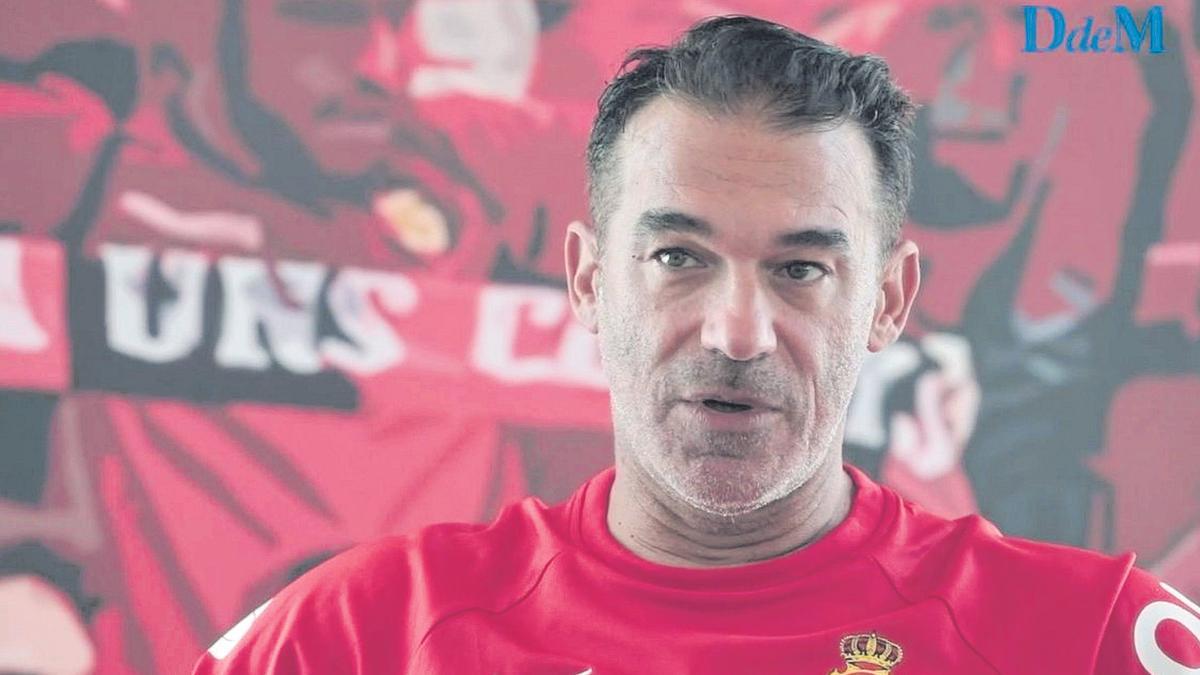 Luis García con la camiseta del Mallorca