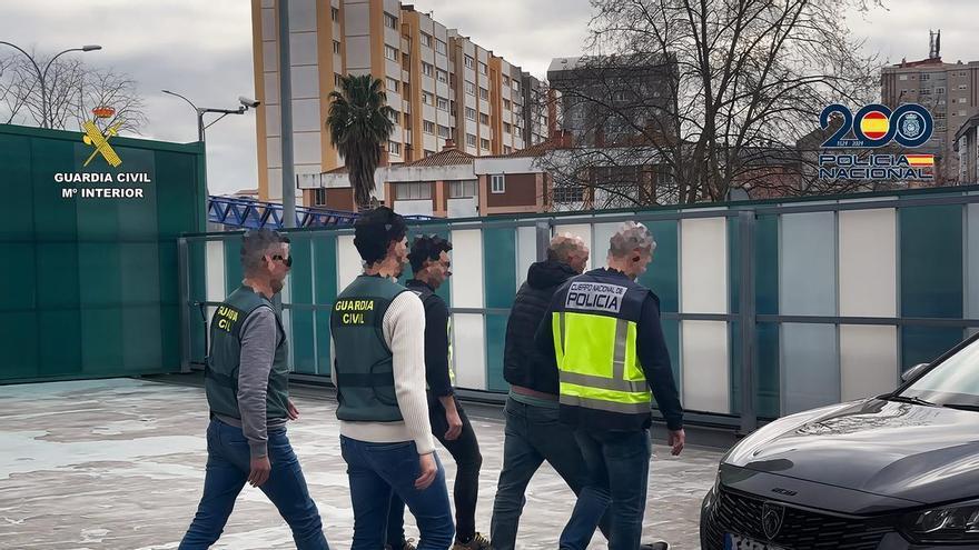 Dos detenidos en A Coruña al caer una banda itinerante especializada en robos de dispositivos móviles por toda Galicia