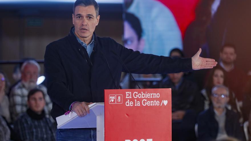 El PSOE inicia en Sevilla con Sánchez la campaña para las elecciones de mayo