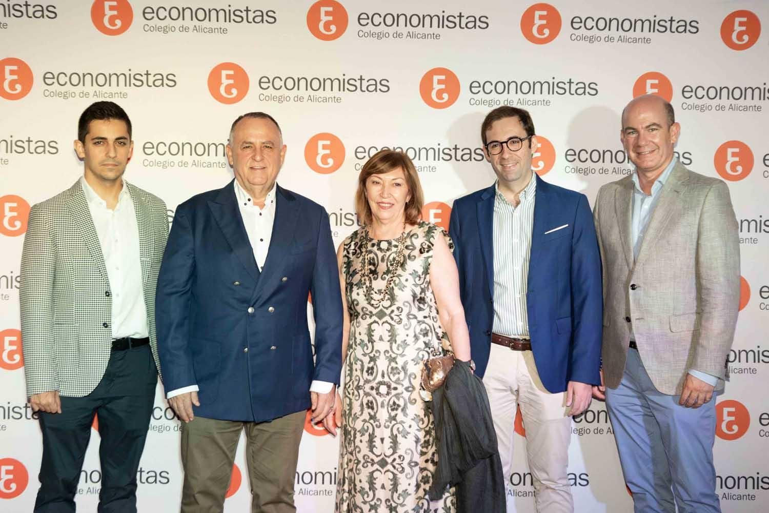 Los Economistas de Alicante celebran su cena anual en honor a su patrón