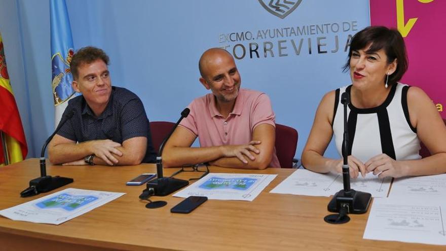 Presentación de la jornada por parte del concejal de Educación y los responsables de la EOI de Torrevieja