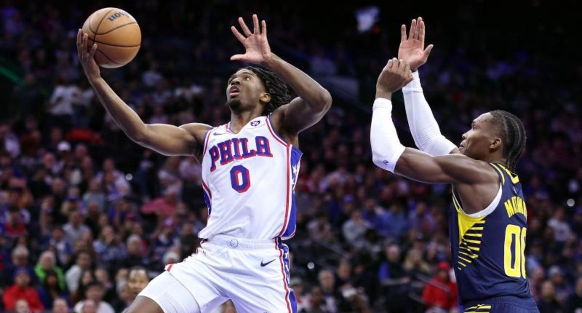 Tyrese Maxey anota 50 puntos contra los Pacers