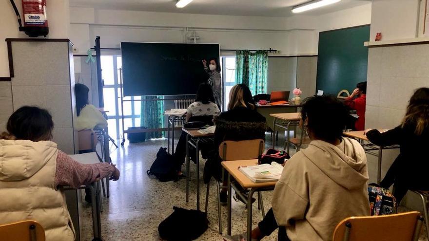 Clase no Colexio Fillas de María Inmaculada.