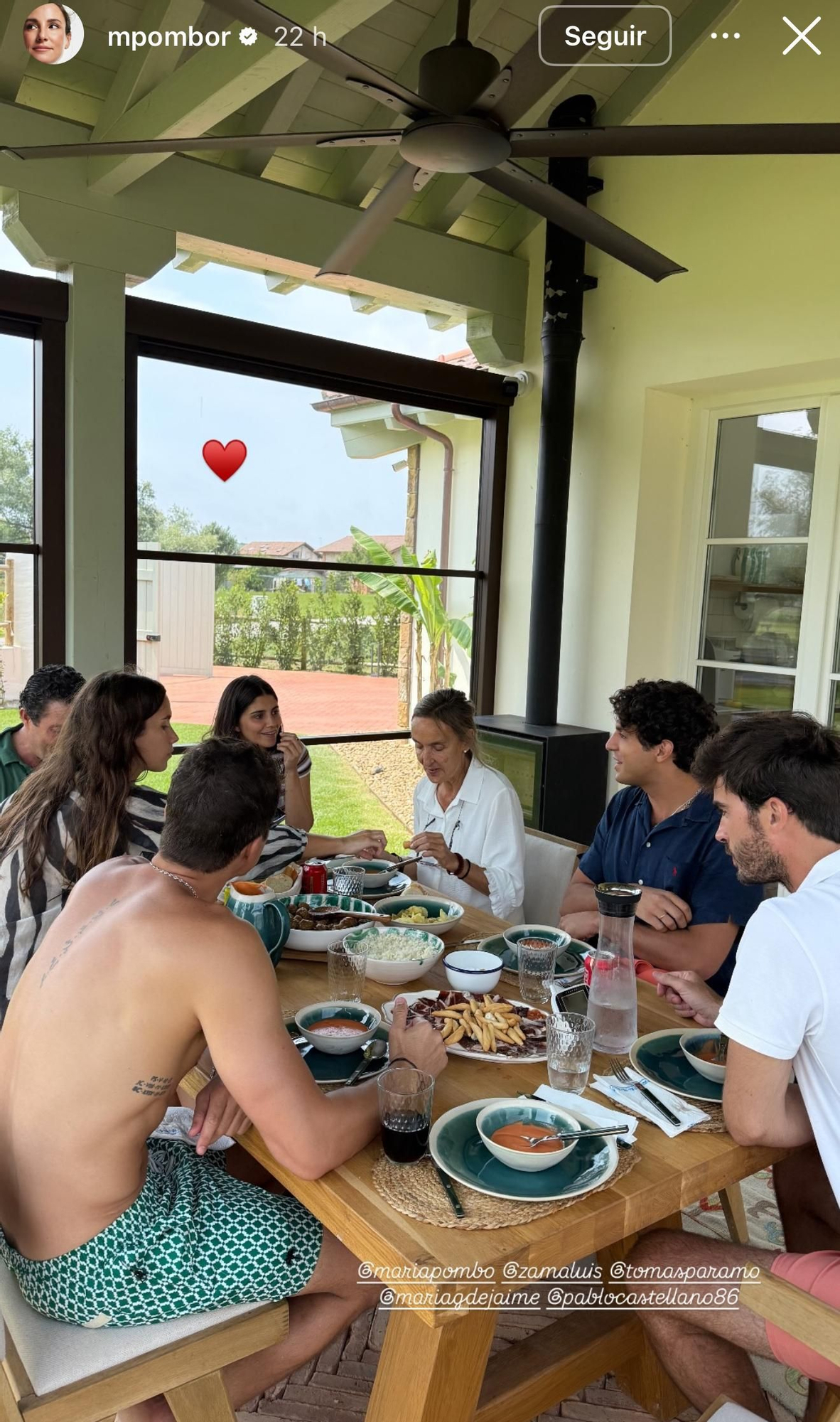 Los Pombo junto a sus amigos celebrando la previa al bautizo de las hijas de Marta Pombo