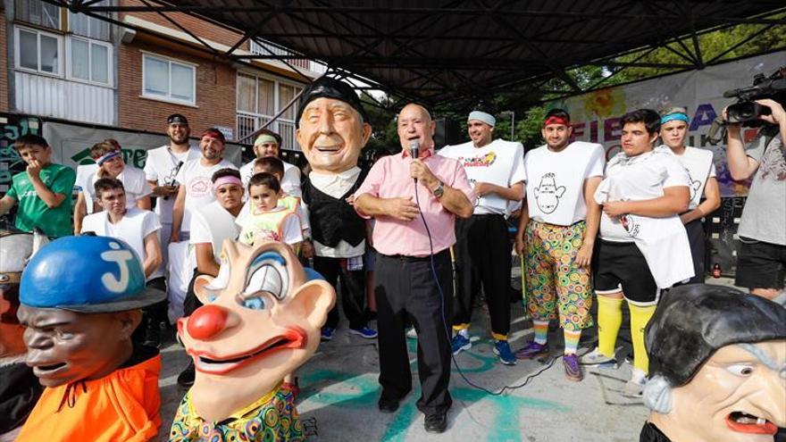 Marianico estrena cabezudo en La Jota