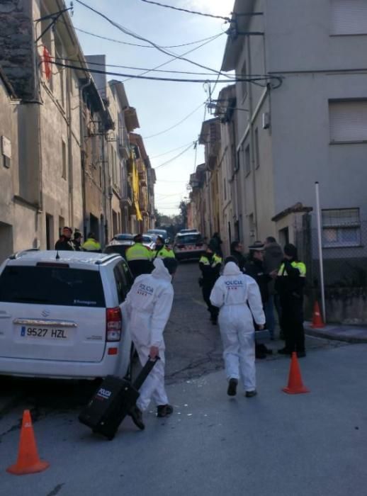 Imatges dels escorcolls que es van realitzar el dimarts 27 de febrer als habitatges familiars d'Anglès de Jordi Magentí